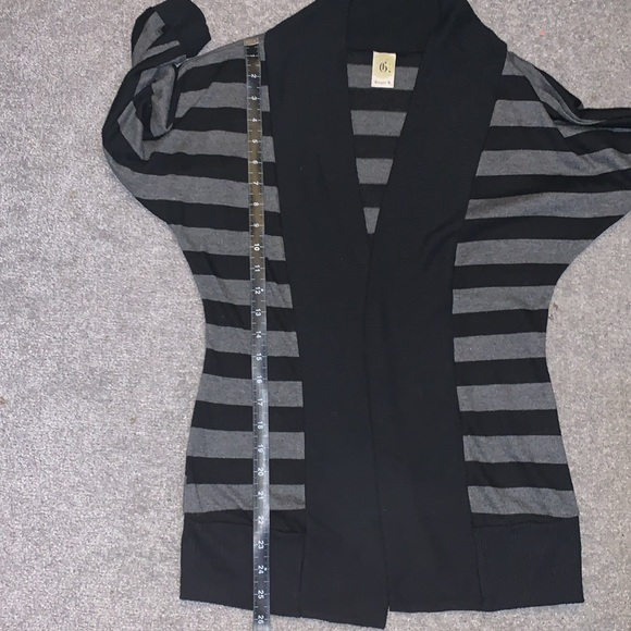 Cardigan with 3/4 sleeves. EUC - Picture 8 of 8